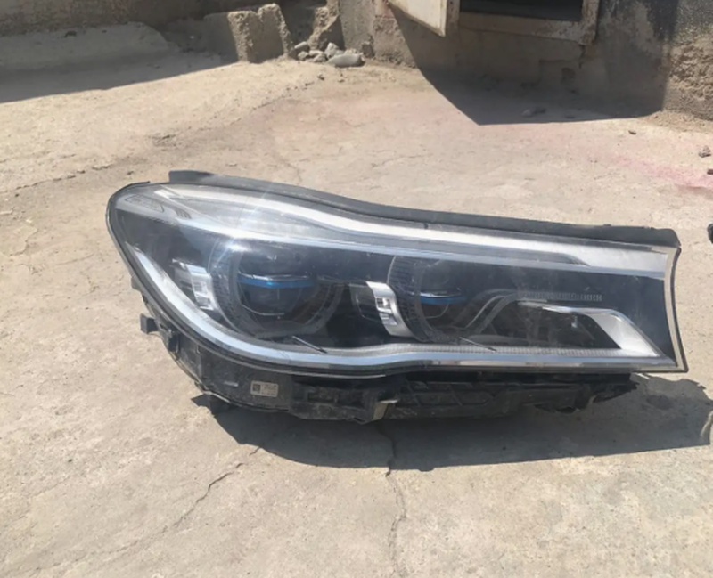 Передние фары от BMW G11